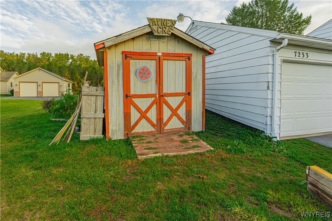 7233 Ridge Road Newfane, NY 14094 - Photo 26 of 30