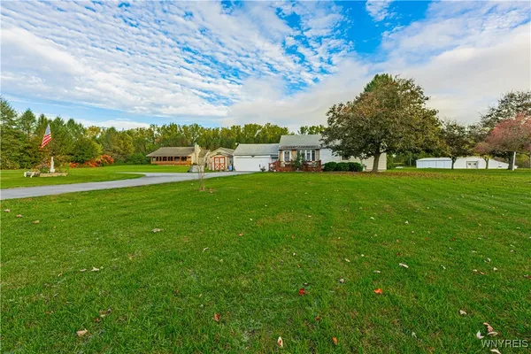 $199,900 | 7233 Ridge Road, Newfane, NY 14094