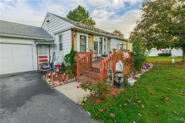 $199,900 | 7233 Ridge Road, Newfane, NY 14094