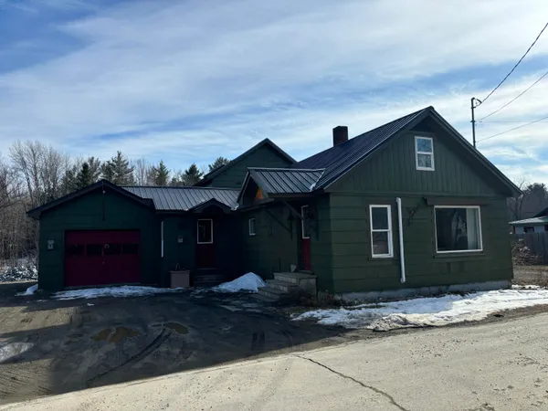 $244,900 | 31 Hancock Street, Dover-Foxcroft, ME 04426