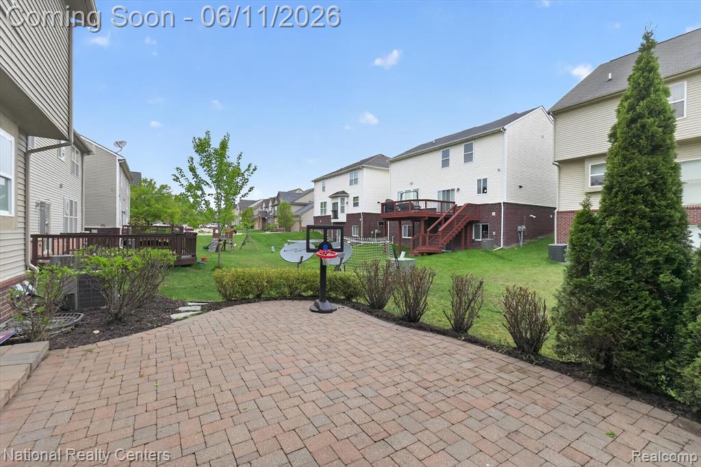 27412 Victoria Road Novi, MI 48374 - Photo 42 of 61