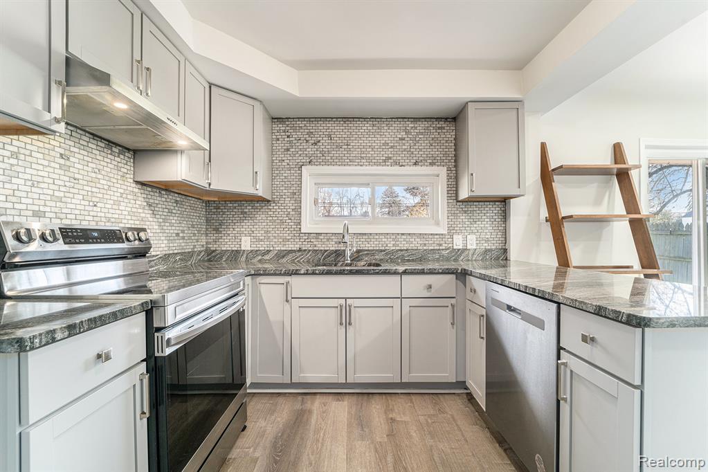 24614 Taft Road Novi, MI 48375 - Photo 9 of 28