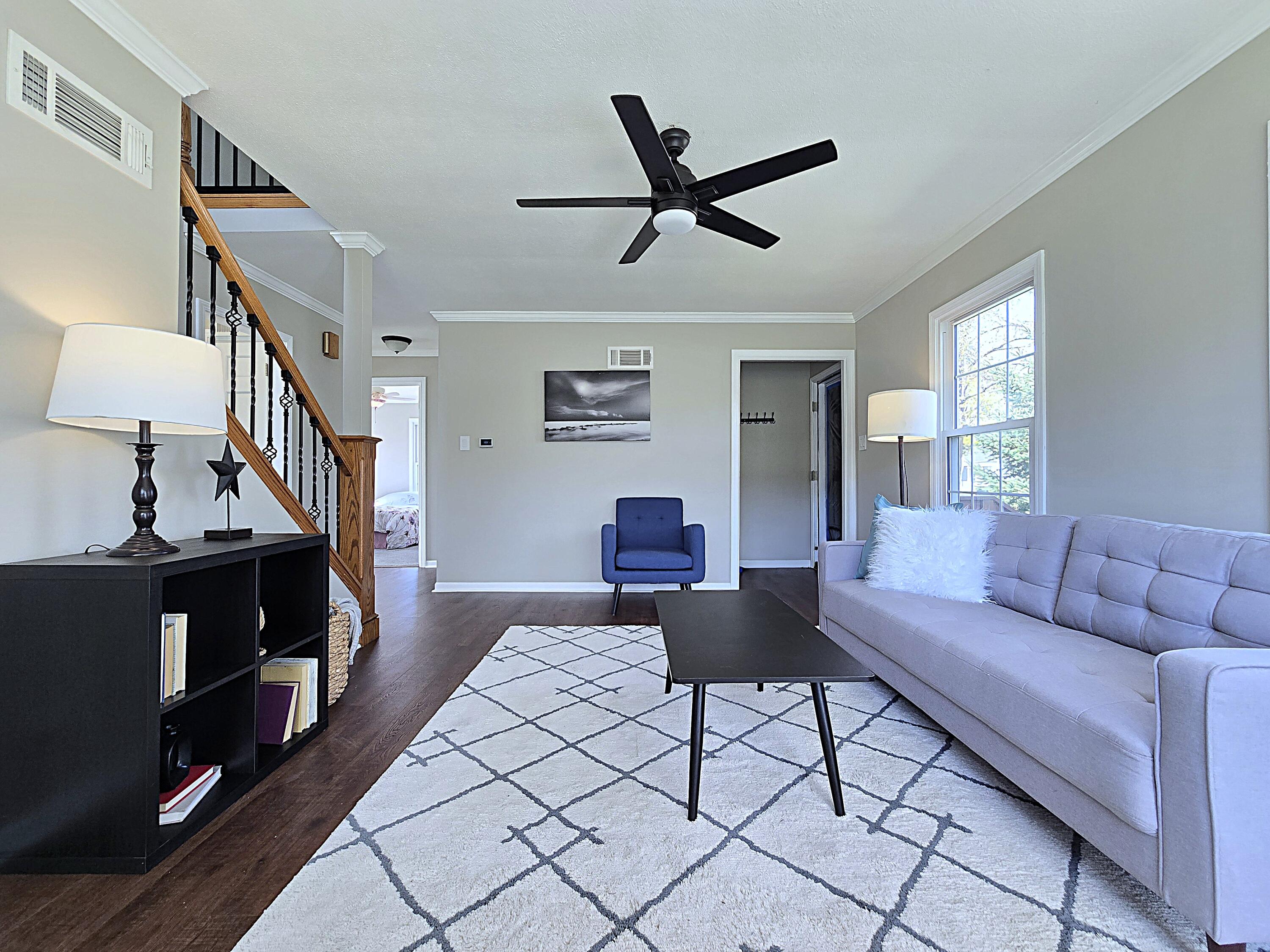 331 South 80th Street Milwaukee, WI 53214 - Photo 12 of 44 Living Room