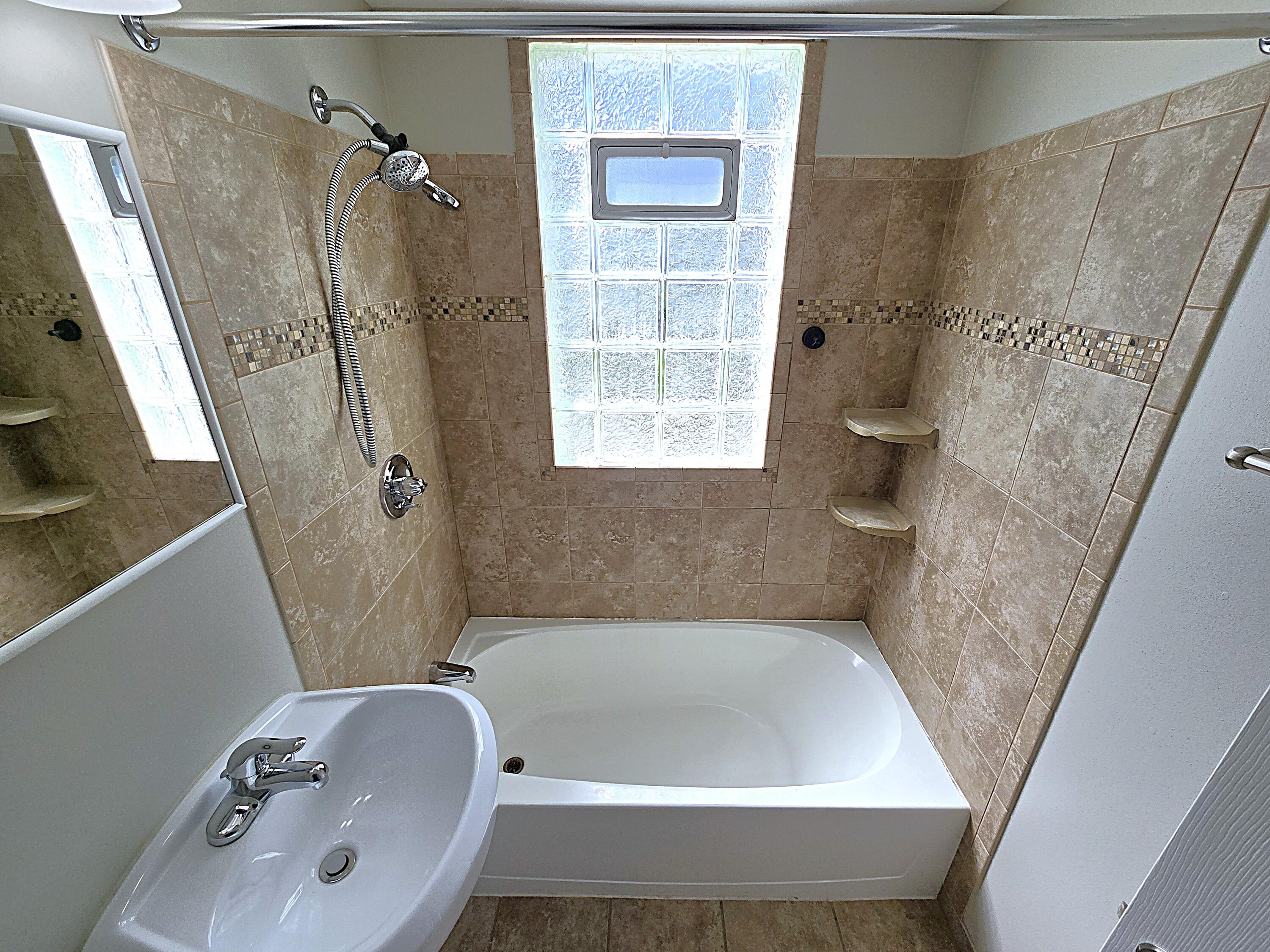 331 South 80th Street Milwaukee, WI 53214 - Photo 15 of 44 Tiled Surround