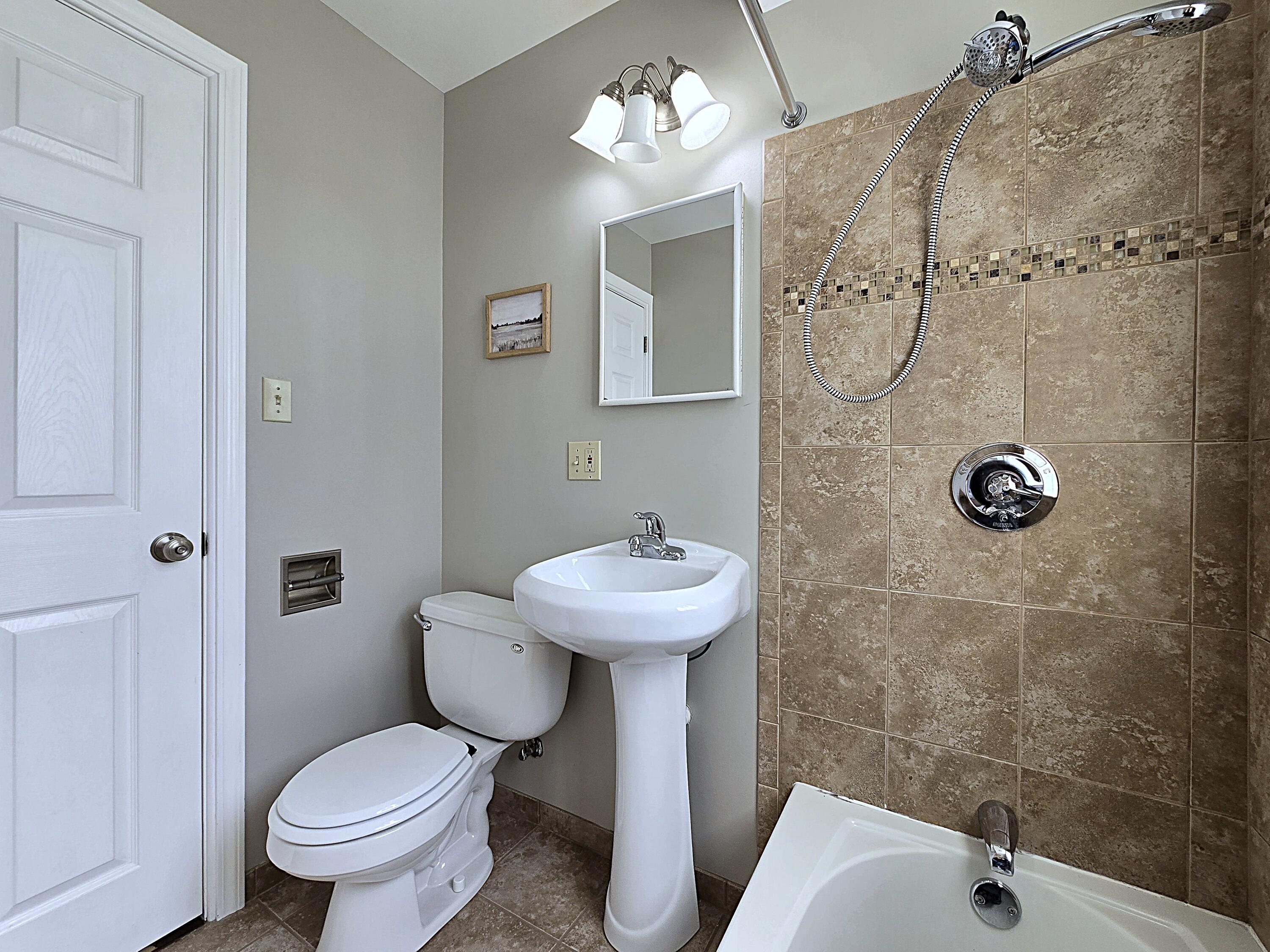 331 South 80th Street Milwaukee, WI 53214 - Photo 16 of 44 Full Bath on Main