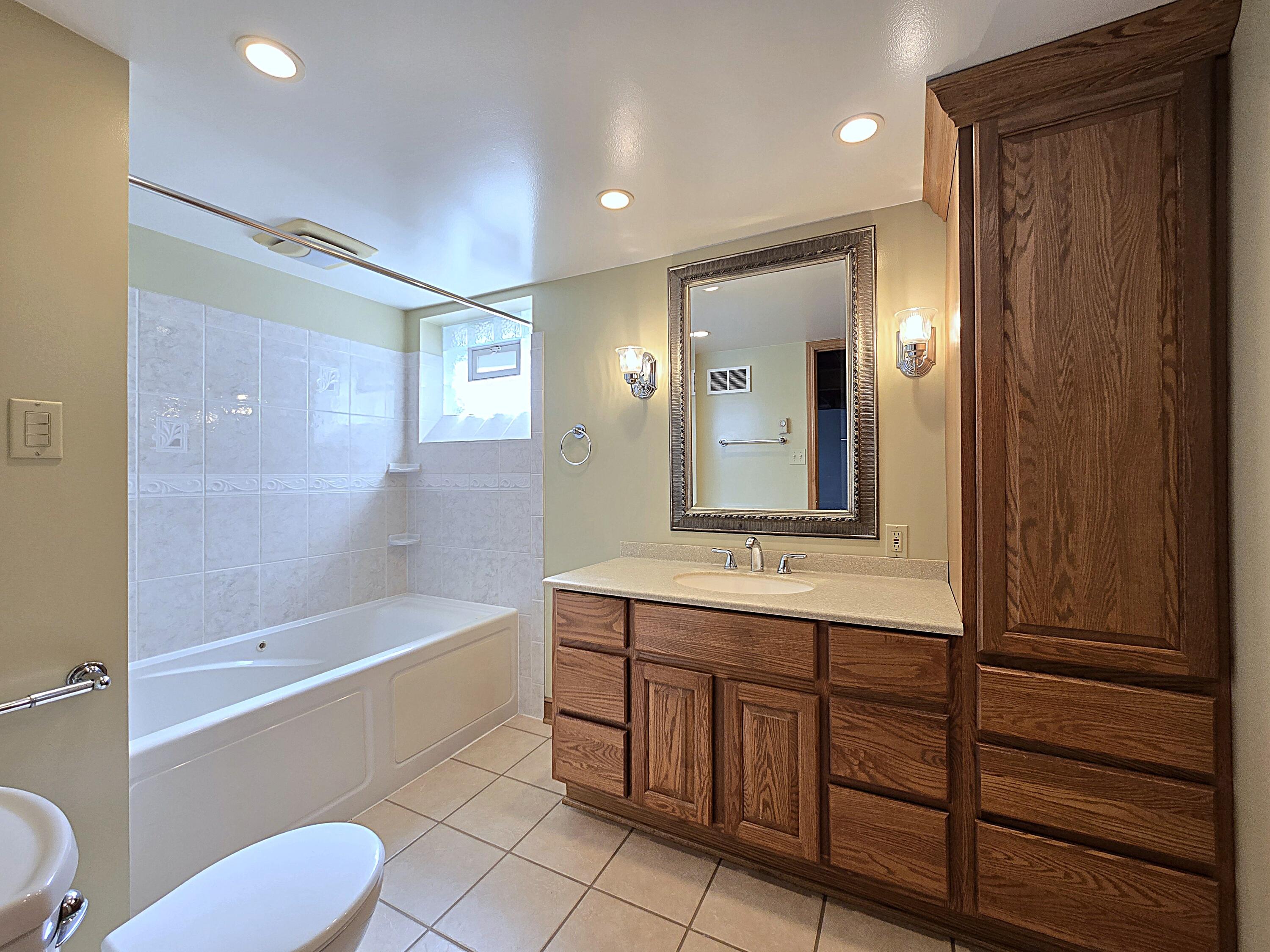 331 South 80th Street Milwaukee, WI 53214 - Photo 27 of 44 Full Bath in the Lower