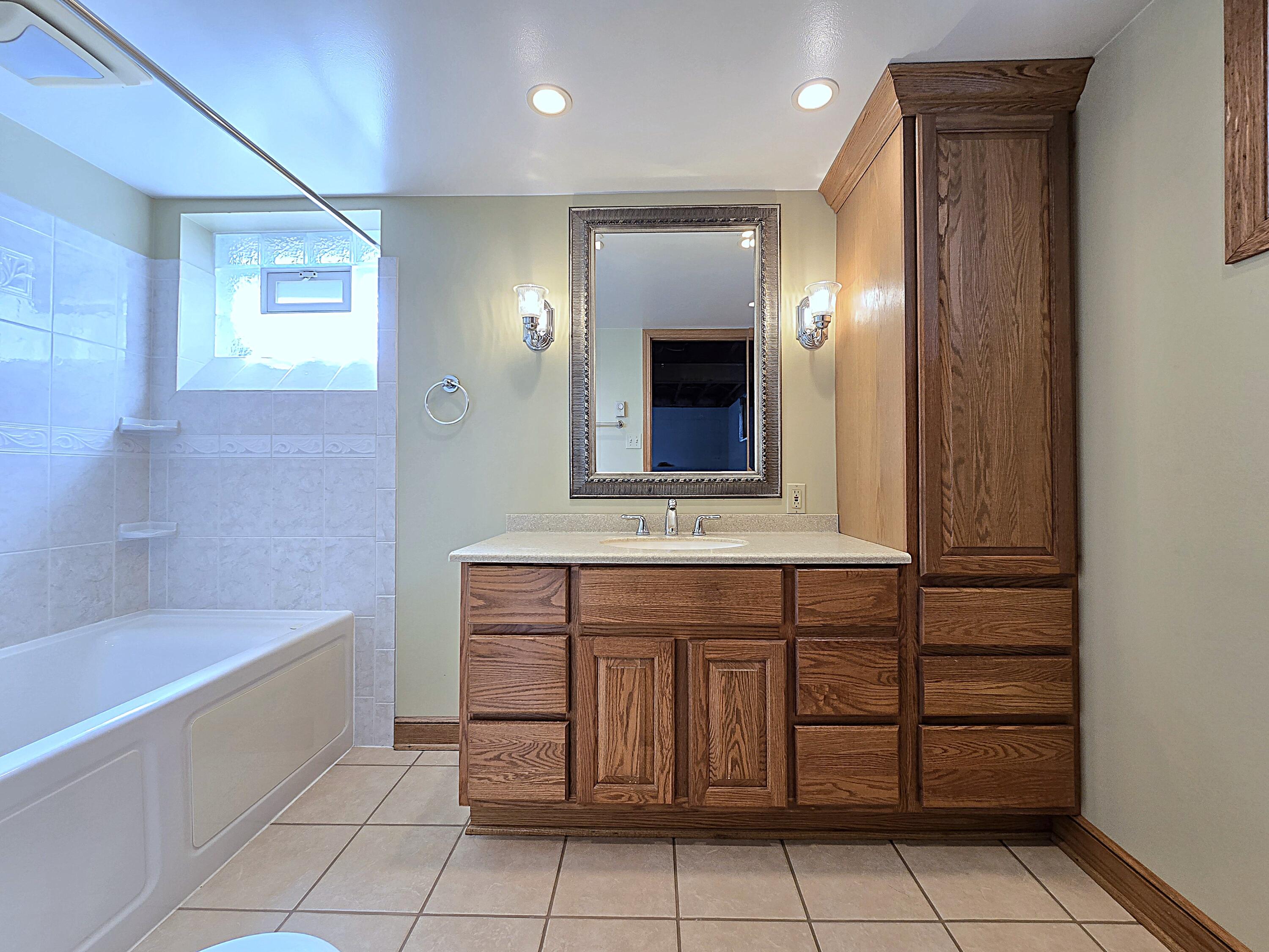 331 South 80th Street Milwaukee, WI 53214 - Photo 29 of 44 Full Bath in the Lower