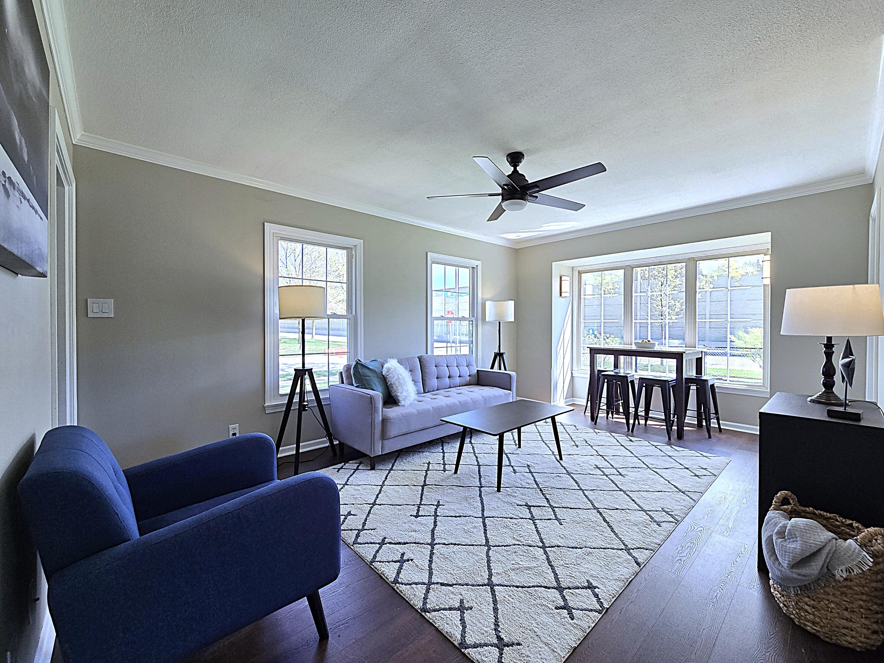 331 South 80th Street Milwaukee, WI 53214 - Photo 9 of 44 Living Room
