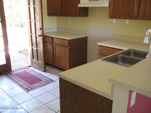 4681 West Lessing Lane Tucson, AZ 85742 - Photo 2 of 7