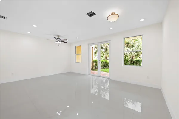 $5,000 | 1430 Southwest 4th Avenue, Unit 1430, Fort Lauderdale, FL 33315