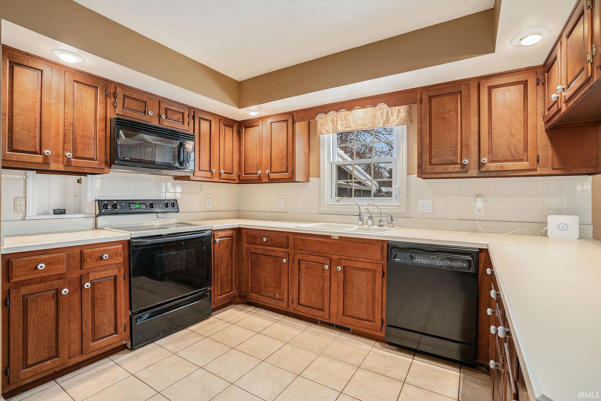 16161 Barryknoll Way Granger, IN 46530 - Photo 8 of 28