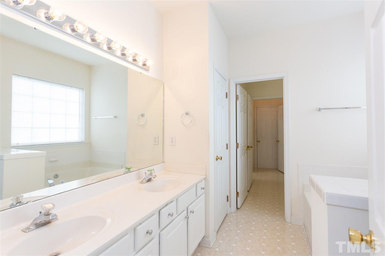 4704 Delta Ridge Court Raleigh, NC 27612 - Photo 14 of 26 Gallery Image 14