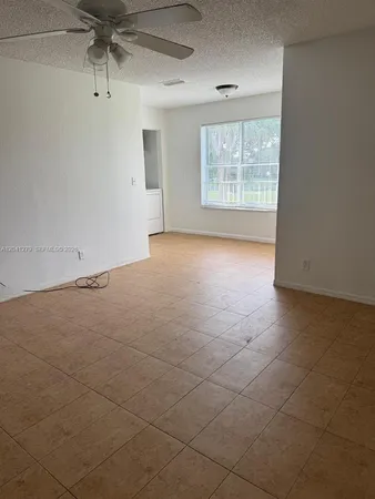 $2,000 | 3400 Pinewalk Drive North, Unit 924, Margate, FL 33063