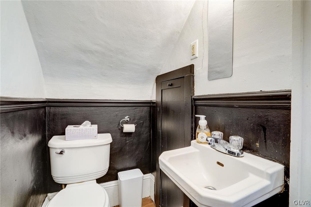 135 Delaware Road Riegelsville, PA 18077 - Photo 24 of 33 a bathroom with a sink and a toilet