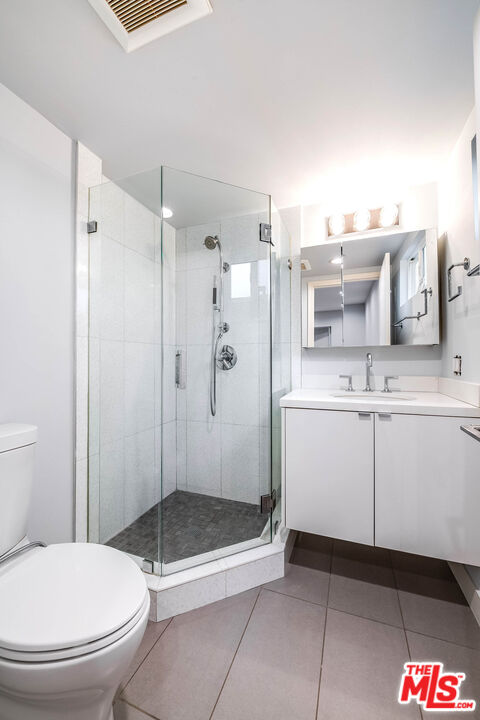 523 East Fairmount Road Burbank, CA 91501 - Photo 19 of 30 a bathroom with a sink a toilet and shower