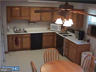 12 Three Bridge Road Monroeville, NJ 08343 - Photo 7 of 12 Kitchen