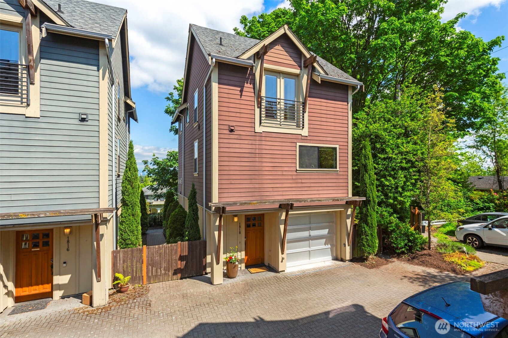 1818 East Pike Street Seattle, WA 98122 - Photo 3 of 32