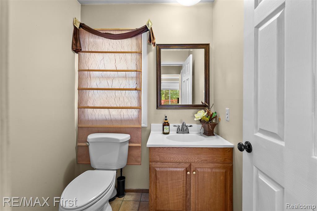 36010 Congress Road Farmington, MI 48335 - Photo 13 of 34