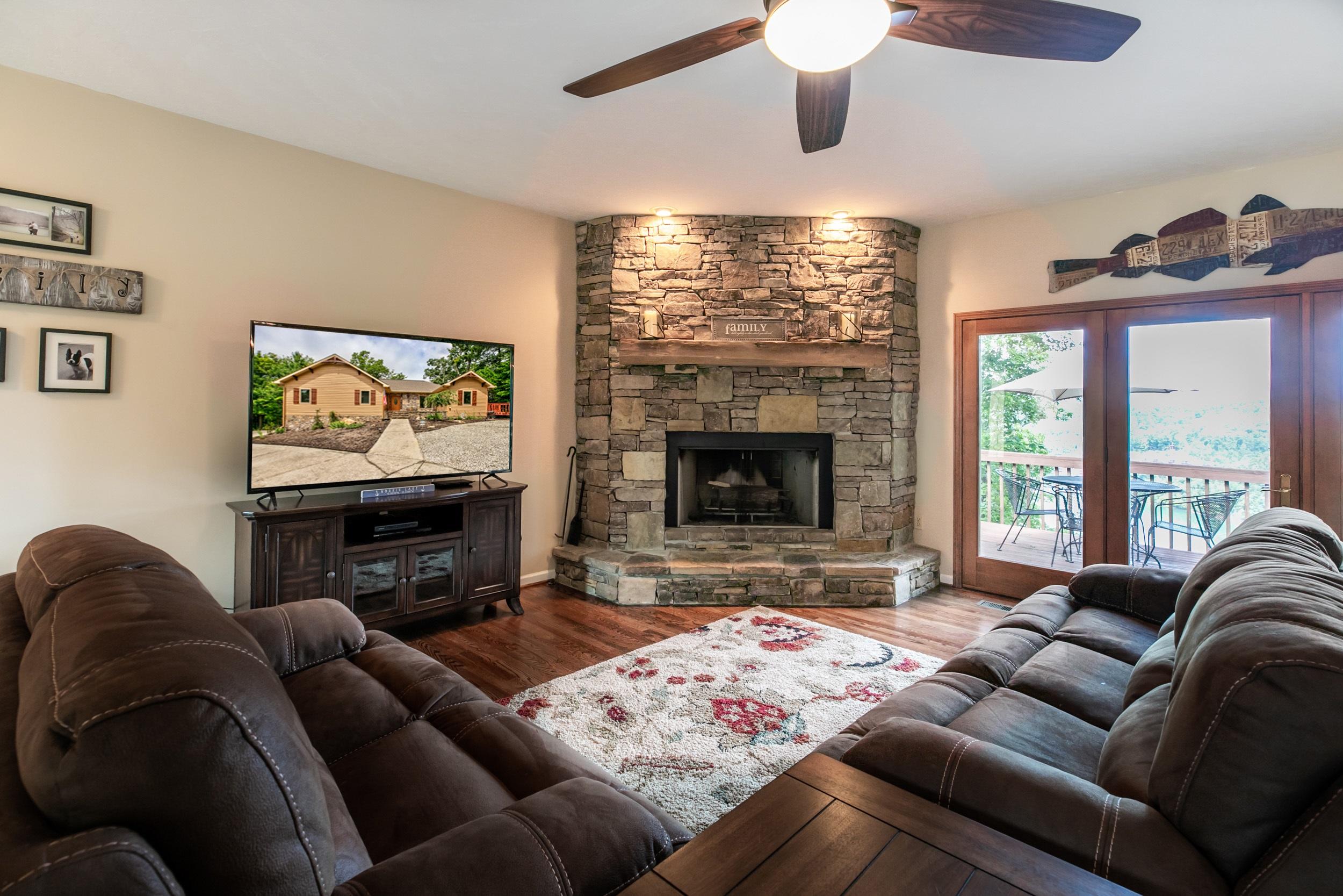 199 Fox Ridge Lane Caryville, TN 37714 - Photo 3 of 40 199 Fox Ridge Ln-6