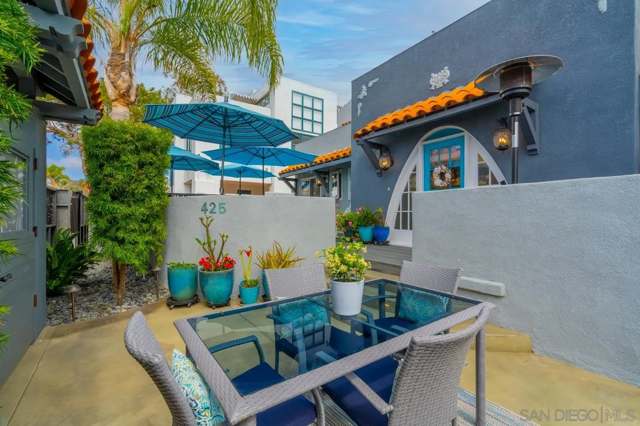 425 Sea Lane La Jolla, CA 92037 - Photo 7 of 41 a view of an outdoor sitting area with furniture