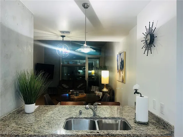 $2,475 | 353 East Bonneville Avenue, Unit 573, Las Vegas, NV 89101