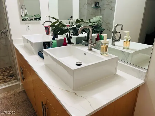 $2,475 | 353 East Bonneville Avenue, Unit 573, Las Vegas, NV 89101