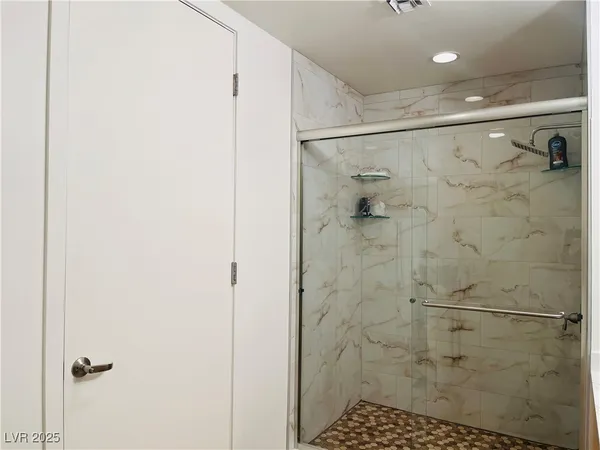 $2,475 | 353 East Bonneville Avenue, Unit 573, Las Vegas, NV 89101