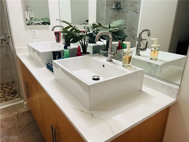 $2,475 | 353 East Bonneville Avenue, Unit 573, Las Vegas, NV 89101