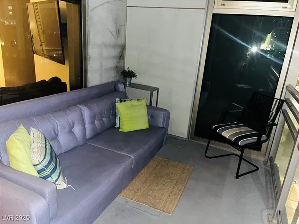 $2,475 | 353 East Bonneville Avenue, Unit 573, Las Vegas, NV 89101