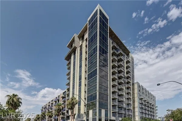 $2,475 | 353 East Bonneville Avenue, Unit 573, Las Vegas, NV 89101