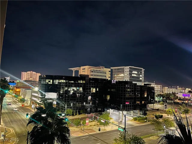 $2,475 | 353 East Bonneville Avenue, Unit 573, Las Vegas, NV 89101