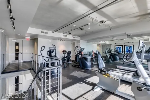 $2,475 | 353 East Bonneville Avenue, Unit 573, Las Vegas, NV 89101