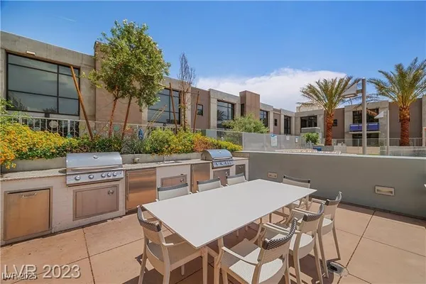 $2,475 | 353 East Bonneville Avenue, Unit 573, Las Vegas, NV 89101