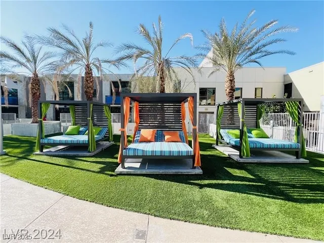$2,475 | 353 East Bonneville Avenue, Unit 573, Las Vegas, NV 89101
