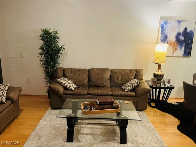 $2,475 | 353 East Bonneville Avenue, Unit 573, Las Vegas, NV 89101