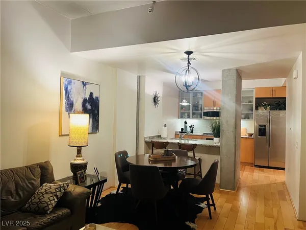 $2,475 | 353 East Bonneville Avenue, Unit 573, Las Vegas, NV 89101