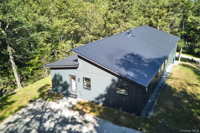 $949,000 | 11 Land And Lakes Trail, Callicoon, NY 12750