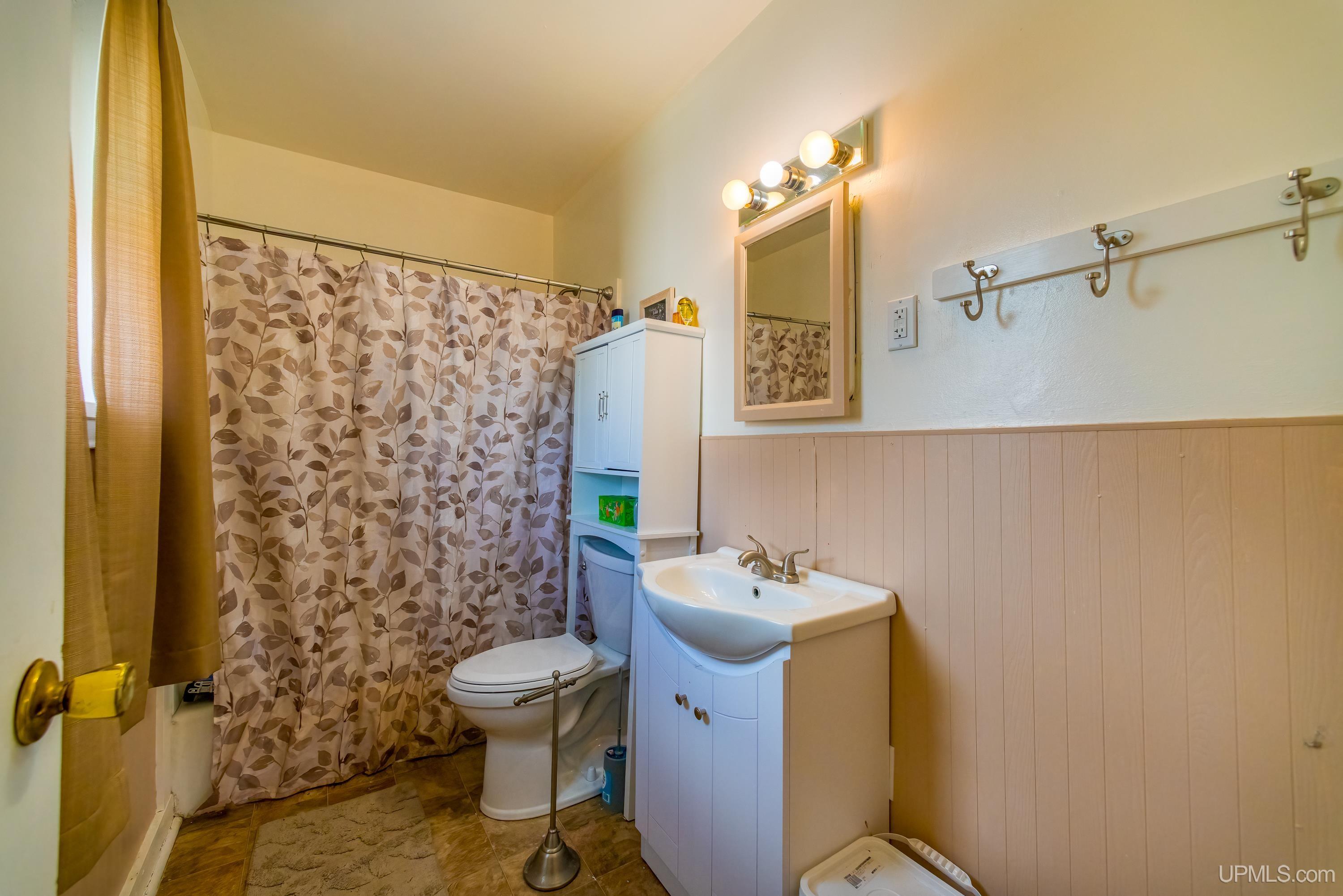 708 Bank Street Ishpeming, MI 49849 - Photo 19 of 36