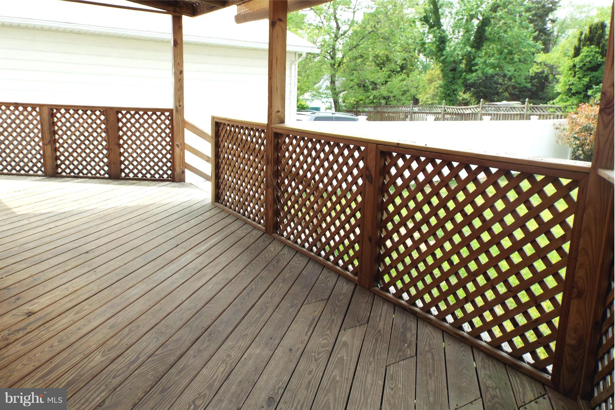 126 Carroll Road Pasadena, MD 21122 - Photo 21 of 28 Host Barbecues and Crab Feasts!