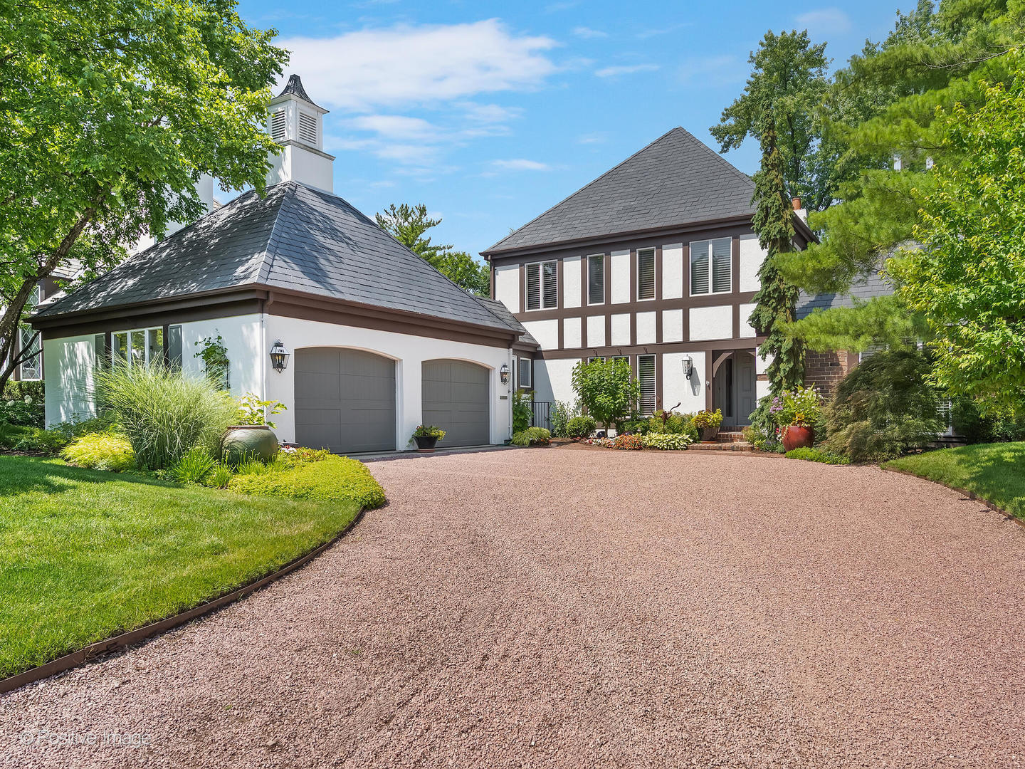 1202 Burr Ridge Club Burr Ridge, IL 60527 - Photo 2 of 3