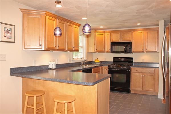 78 Carpenter Road Walpole, MA 02081 - Photo 7 of 30 Gallery Image 7