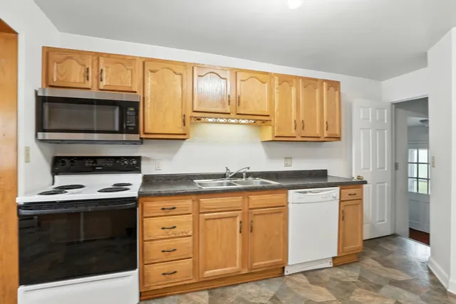 $244,000 | 2804 Elim Avenue, Zion, IL 60099