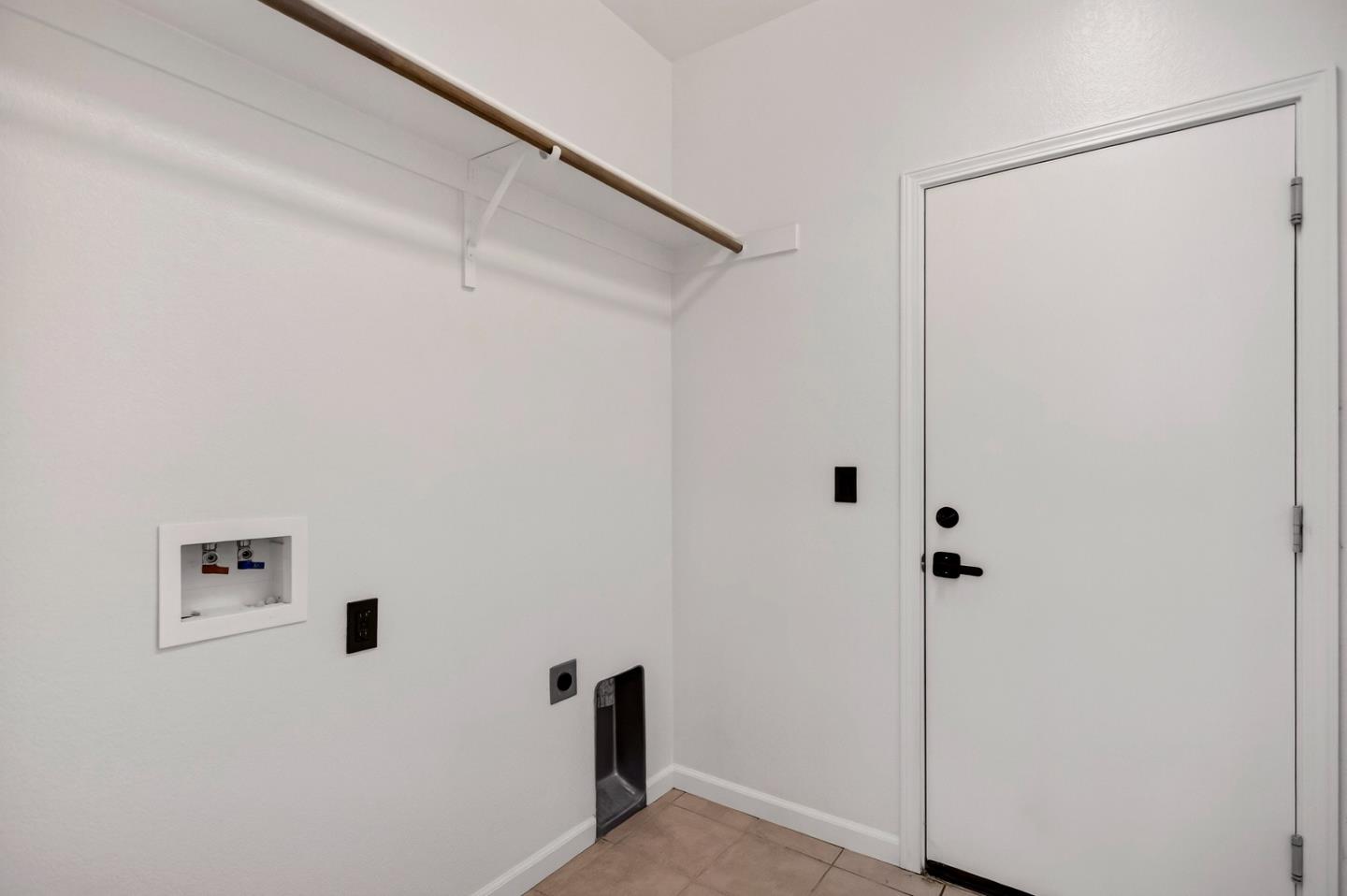 1825 Vermont Street Gridley, CA 95948 - Photo 36 of 57 a view of a small space