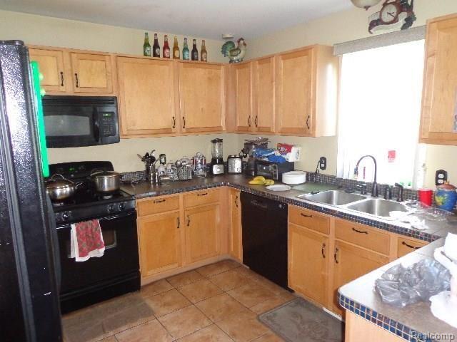 2179 East Maple Road Troy, MI 48083 - Photo 14 of 28 DSC01075.JPG