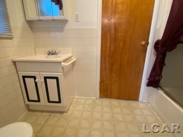 3520 Reed Road Clarklake, MI 49234 - Photo 16 of 28 Main Bathroom