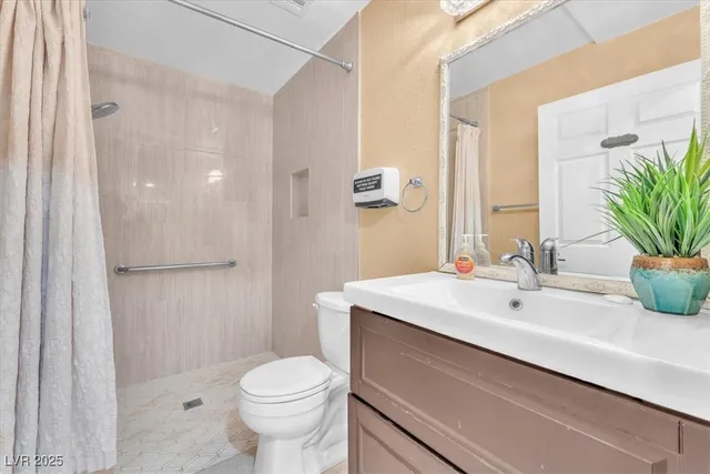 $1,250,000 | 7830 South Spencer Street, Las Vegas, NV 89123