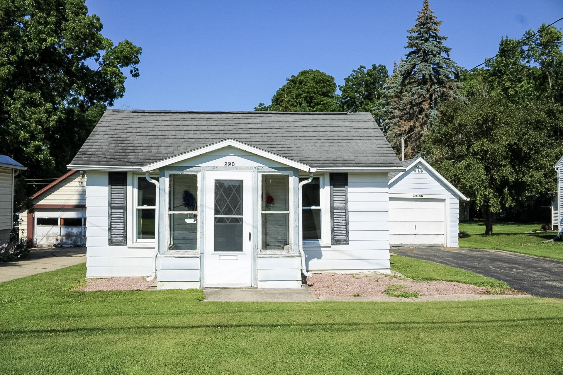 220 Union Street Ripon, WI 54971 - Photo 2 of 22