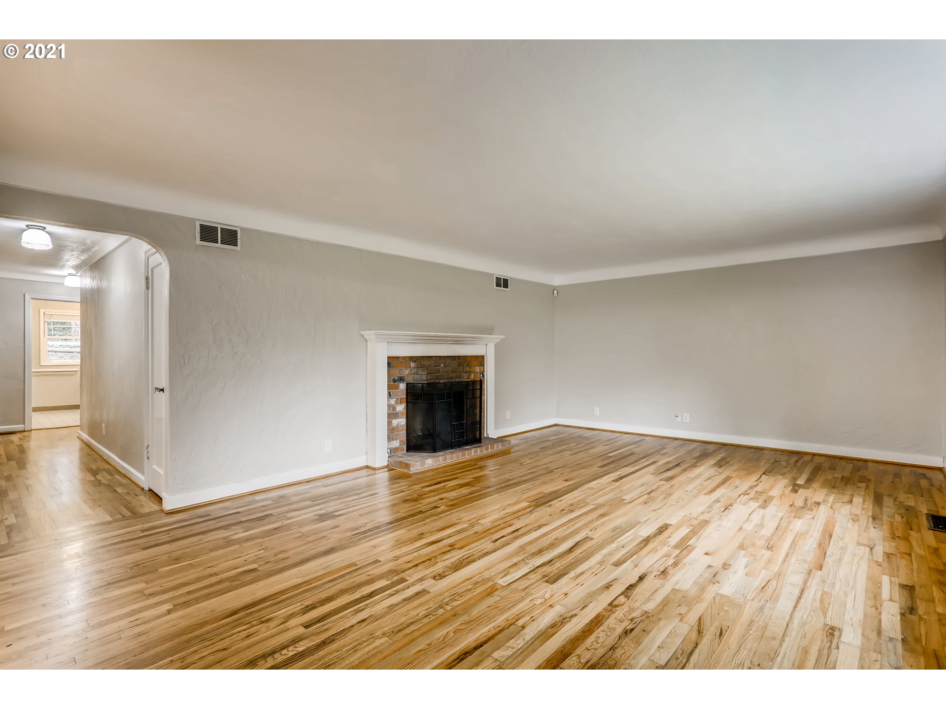 12100 Southwest Lesser Road Portland, OR 97219 - Photo 11 of 32 Gallery Image 11