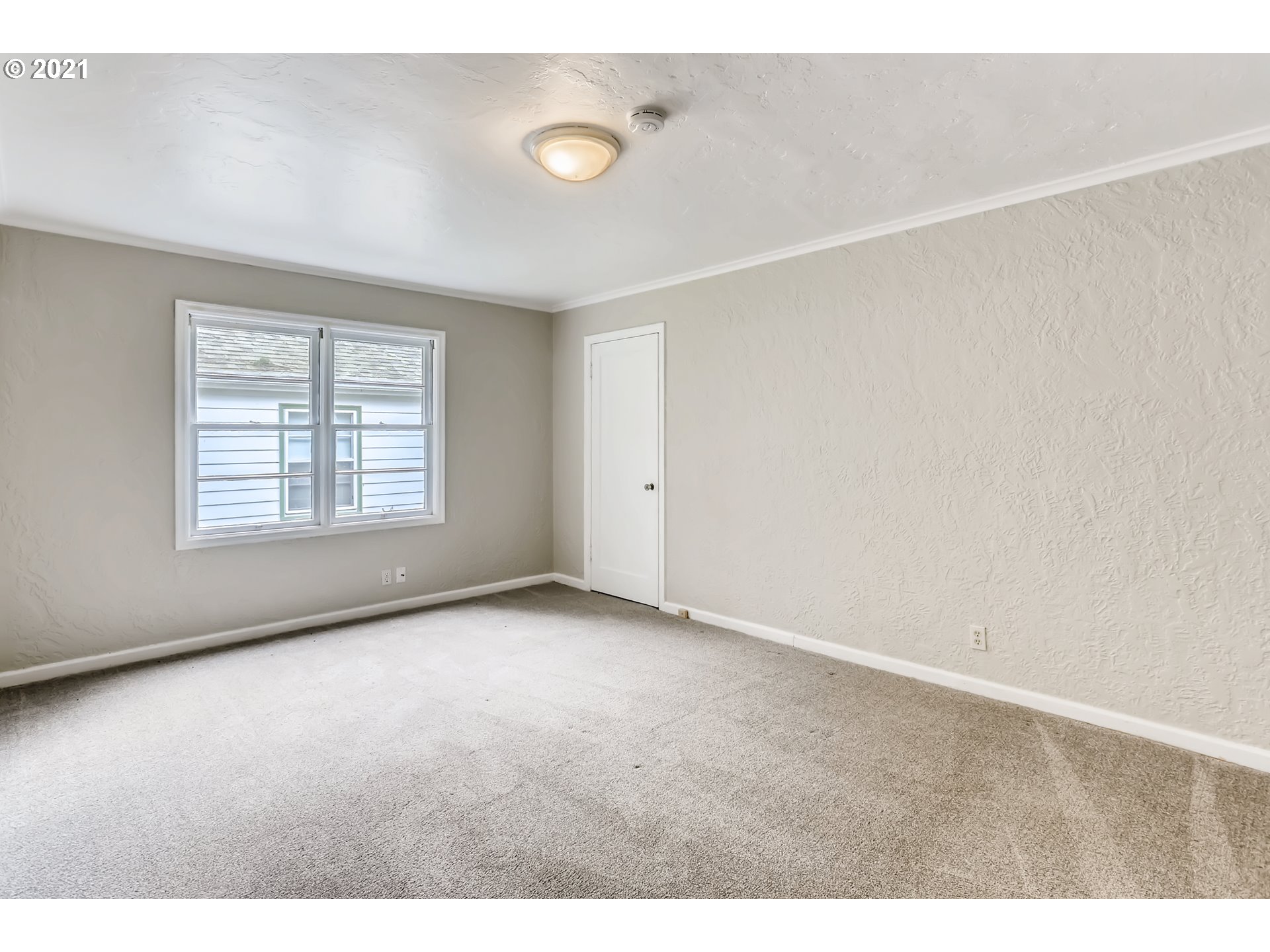 12100 Southwest Lesser Road Portland, OR 97219 - Photo 20 of 32 Gallery Image 20