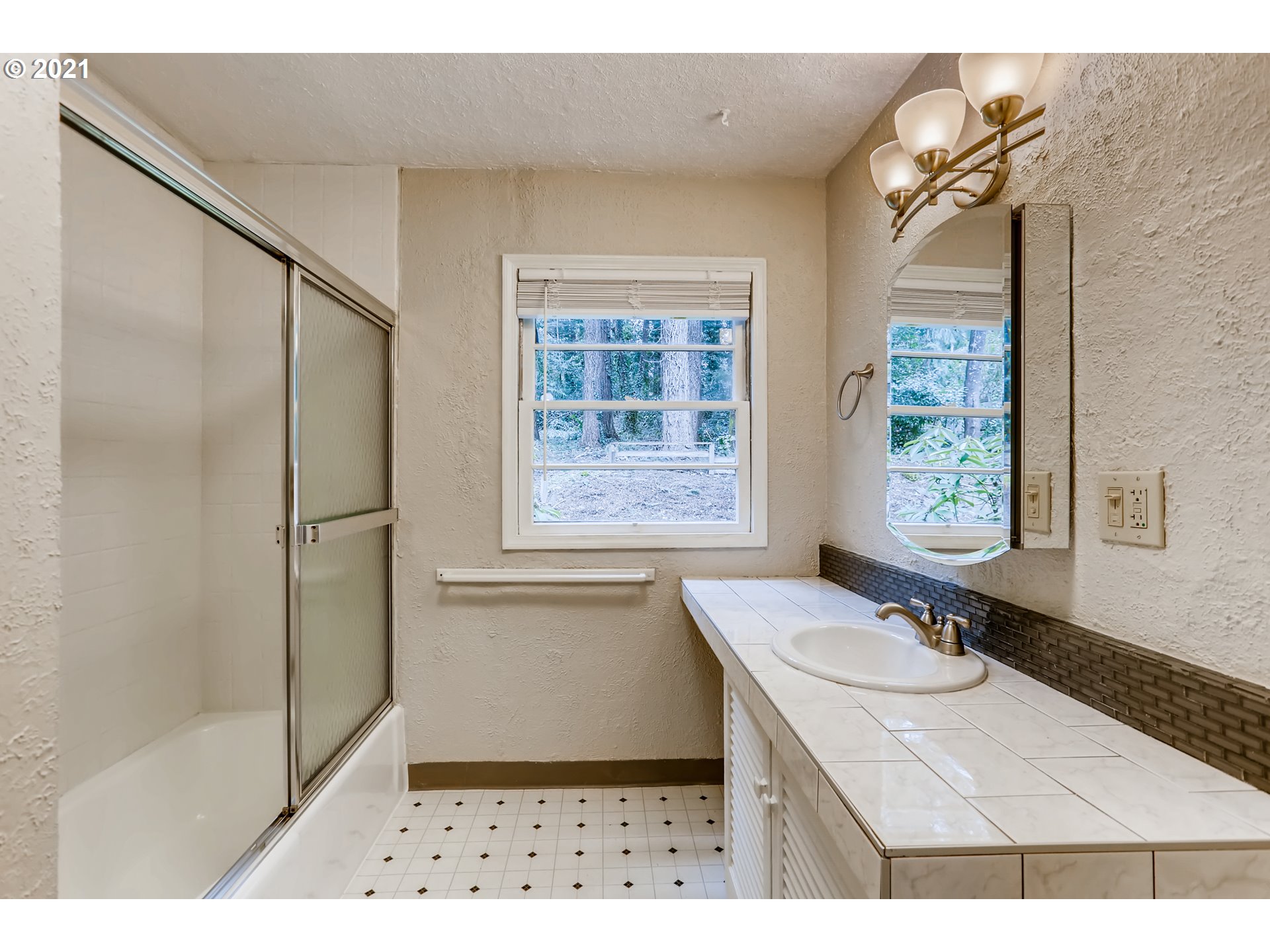 12100 Southwest Lesser Road Portland, OR 97219 - Photo 23 of 32 Gallery Image 23